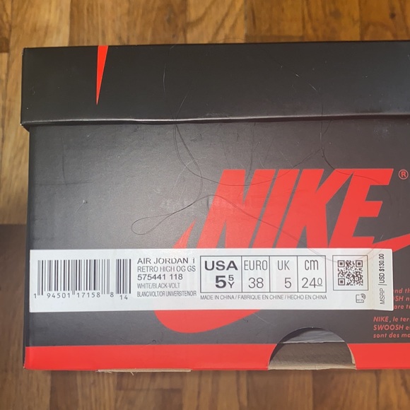 Jordan 1 Retro High OG - Picture 5 of 5